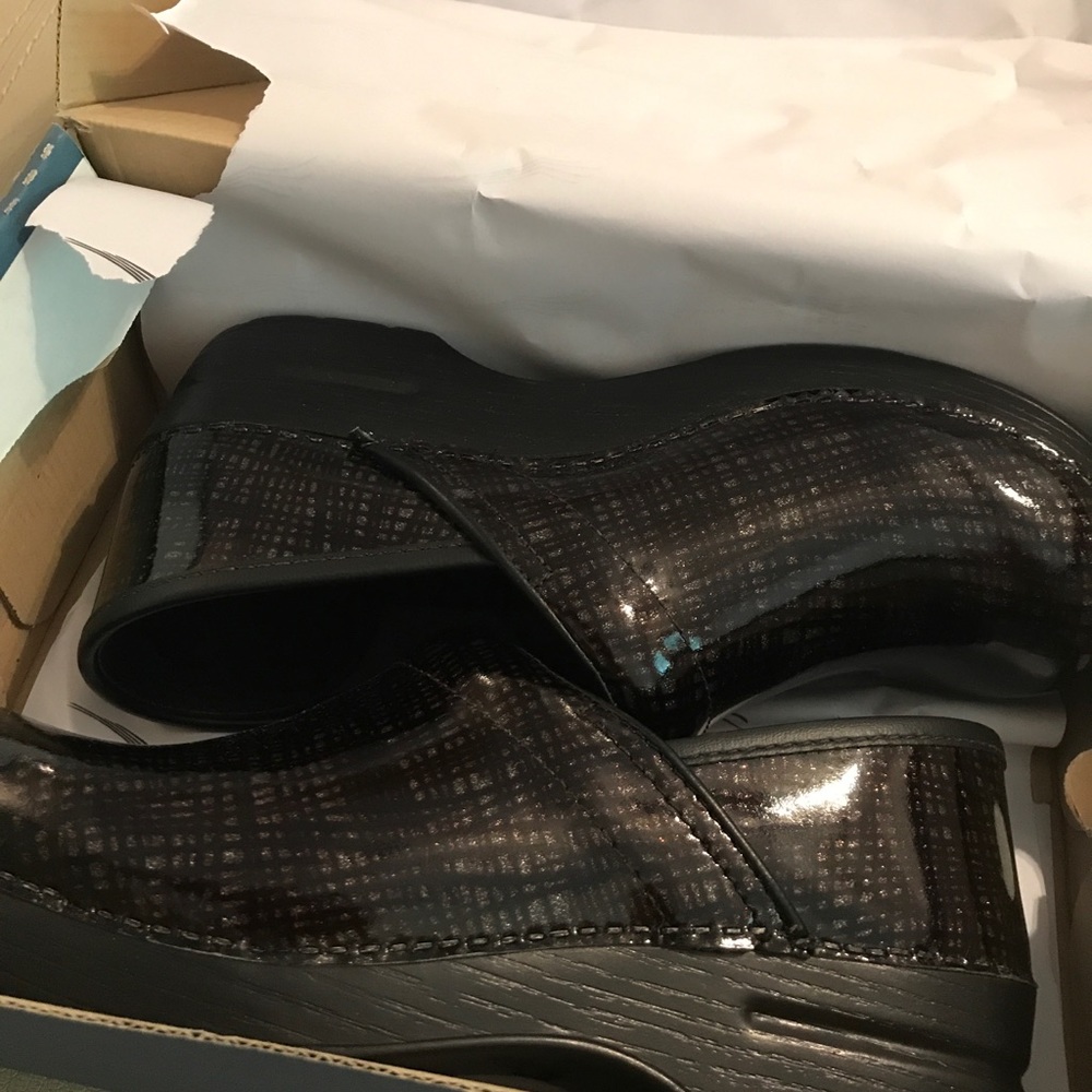 Dansko clogs (brand new)